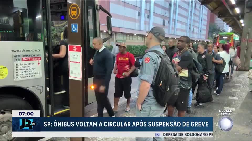 Ônibus voltam a circular em São Paulo após suspensão de greve