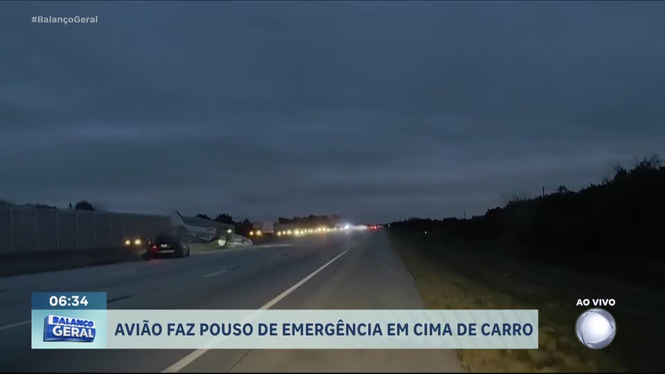 Avião bate em carro ao fazer pouso forçado em rodovia da Flórida, nos Estados Unidos