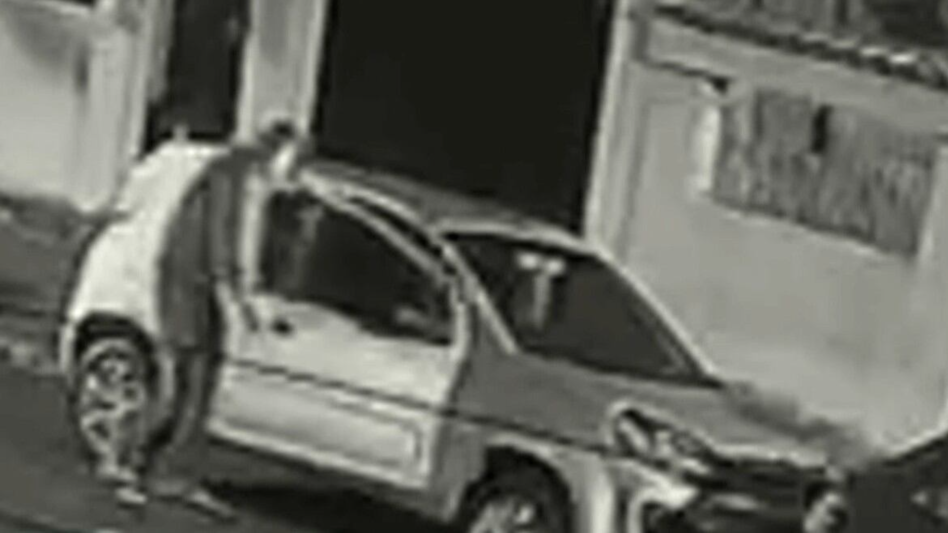 VÍDEO: criminosos furtam veículo em Cavalcanti, zona norte do Rio