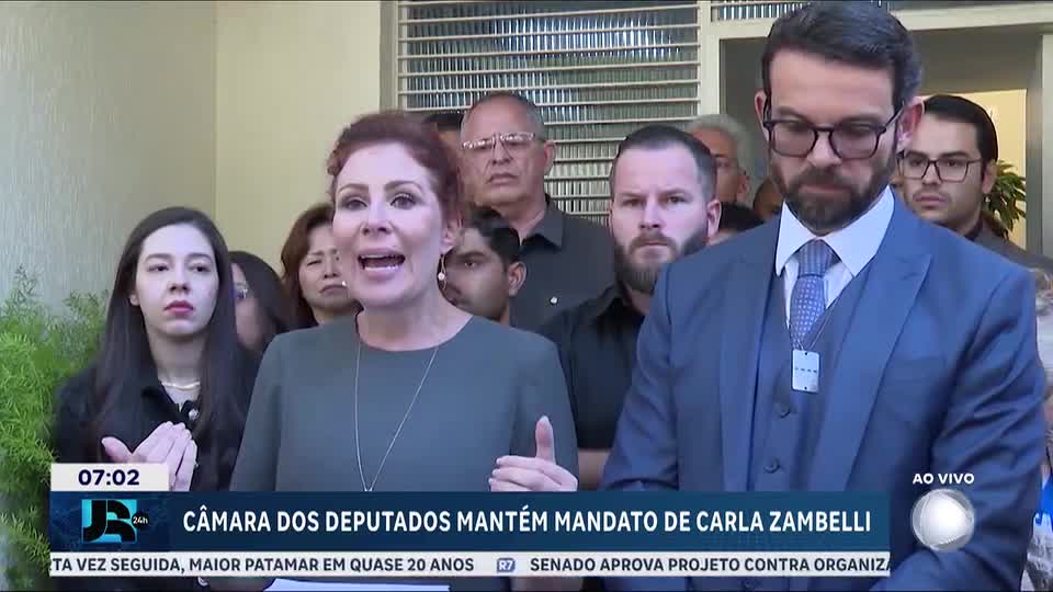 Câmara mantém mandato da deputada federal Carla Zambelli