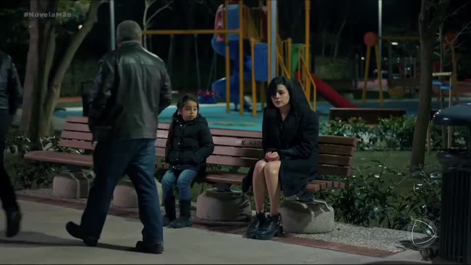 Após prisão de Zeynep, Sule e Melek ficam sem ter pra onde ir | Mãe