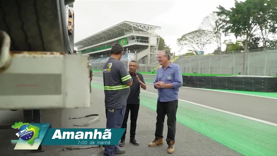 Saiba como é a vida na estrada de profissionais com deficiência auditiva no Brasil Caminhoneiro