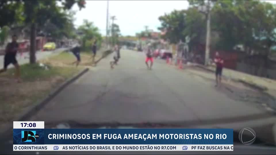 Criminosos em fuga ameaçam motoristas em acesso a comunidade no Rio de Janeiro