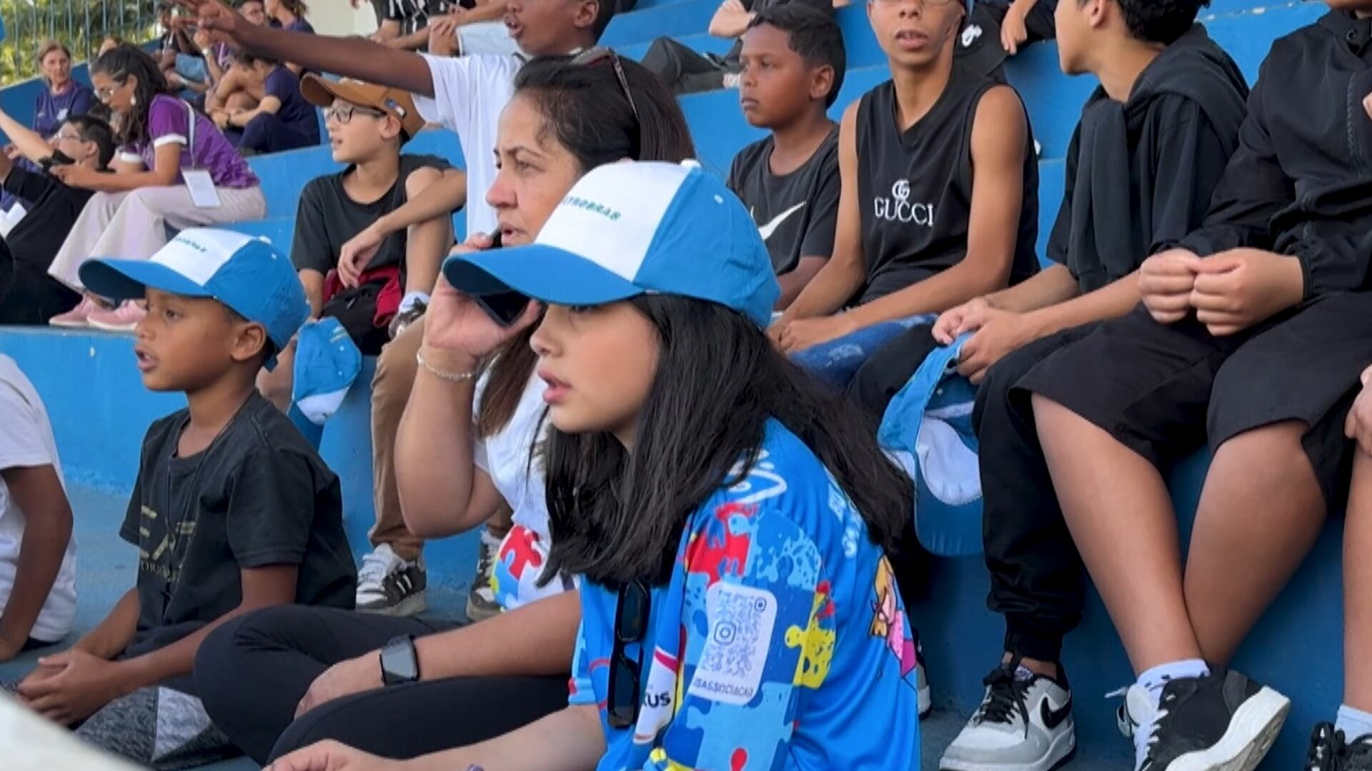 Crianças e adolescentes assistem à partida entre Corinthians e Aliança-G0 na Copinha Feminina