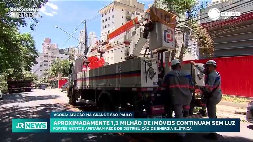 Apagão em São Paulo: aproximadamente 1,3 milhão de imóveis continuam sem luz