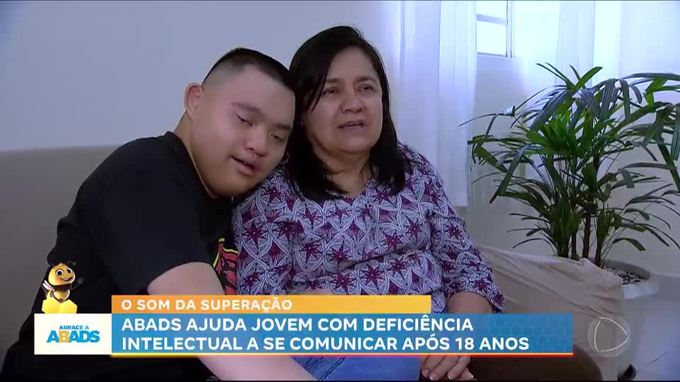 ABADS ajuda jovem com deficiência intelectual a se comunicar após 18 anos