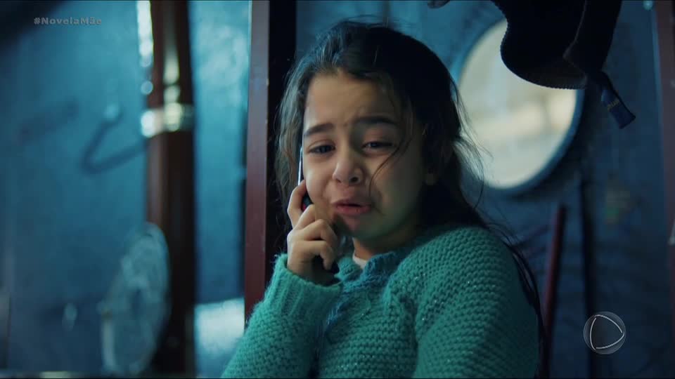 Melek liga para Gönül e pede ajuda para visitar Zeynep na prisão | Mãe