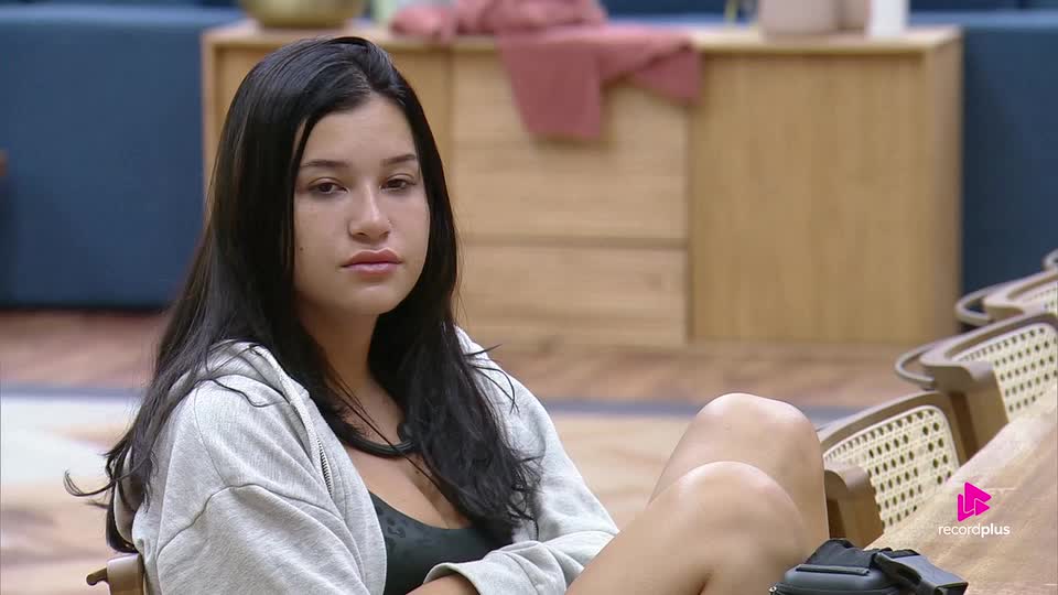 Duda acorda de mau humor, e Mesquita brinca: ‘Chata de galocha’ | A Fazenda 17