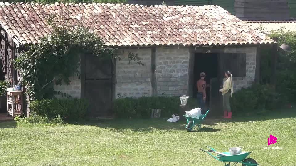 Saory Cardoso recusa ajudar Luiz Mesquita | A Fazenda 17