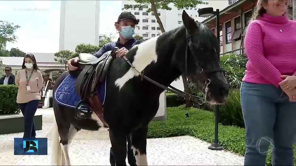 Sociedade Hípica Paulista promove atividade na recuperação de crianças diagnosticadas com câncer