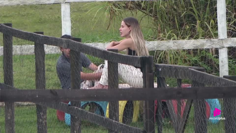 Saory diz que Duda e Mesquita 'acham que são os donos da casa' | A Fazenda 17