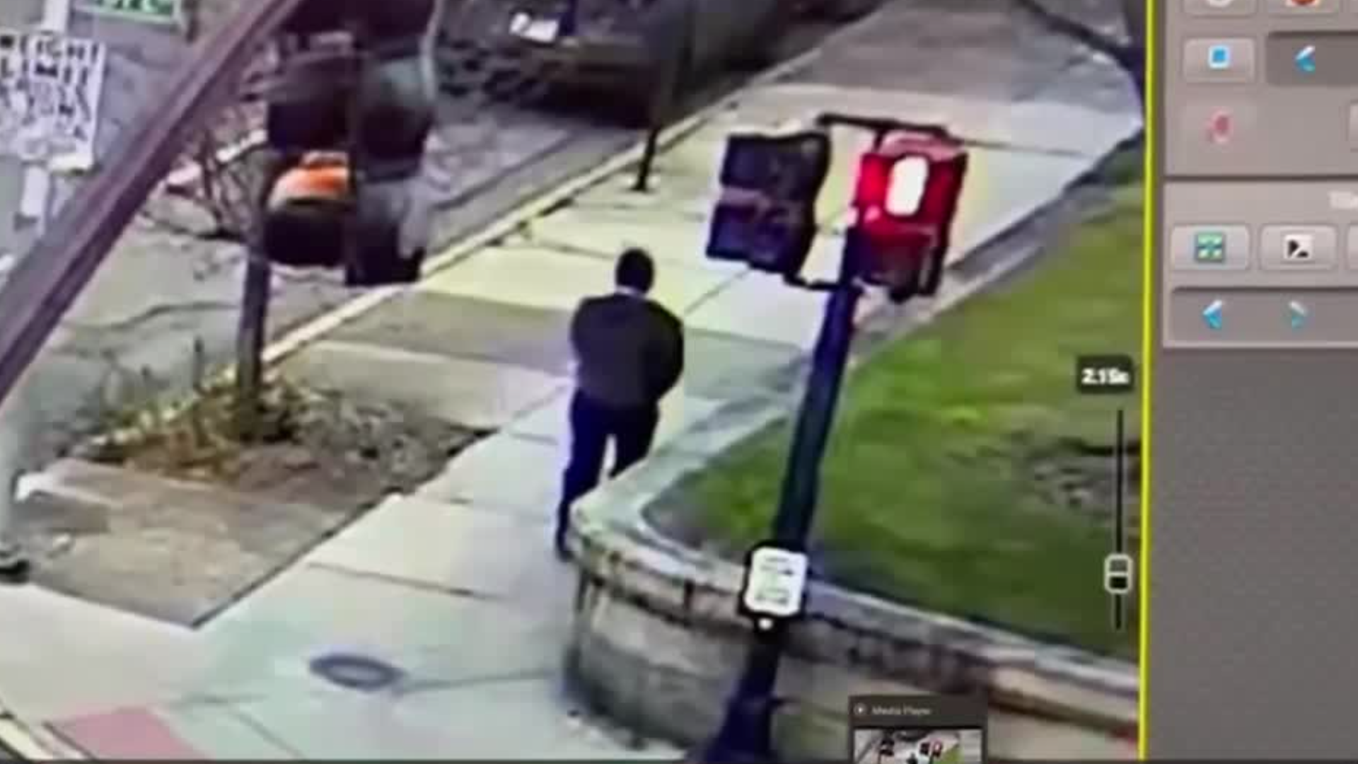 Autoridades divulgam vídeo do possível suspeito de tiroteio na Universidade Brown, nos EUA