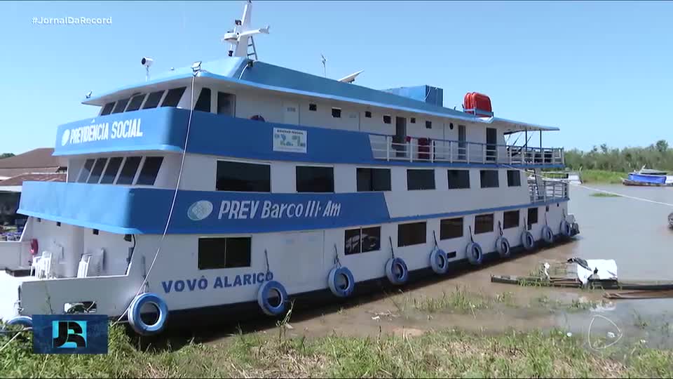 Barco do INSS leva serviços de previdência para populações ribeirinhas em municípios da região Norte