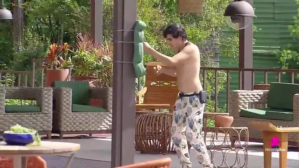 Dudu imita soquinhos de Mesquita: 'Esse é o segredo para ganhar?' | A Fazenda 17