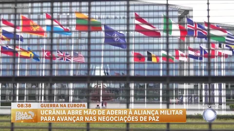 Zelensky desiste de adesão da Ucrânia à Otan e busca garantias