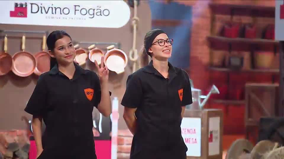 Saory e Duda formam dupla para se livrar da próxima Roça em A Fazenda 17