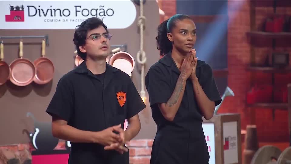 Dudu Camargo e Kathy Maravilha disputam a última prova de A Fazenda 17