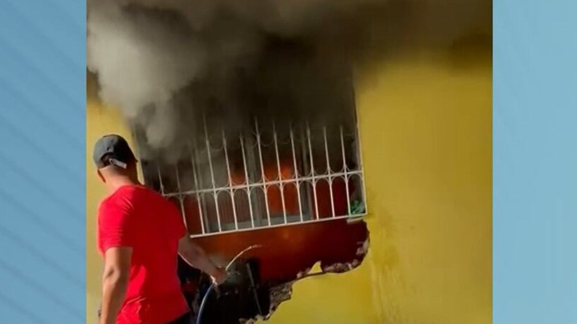 PMs resgatam crianças e jovem durante incêndio em Niterói (RJ); mãe é detida