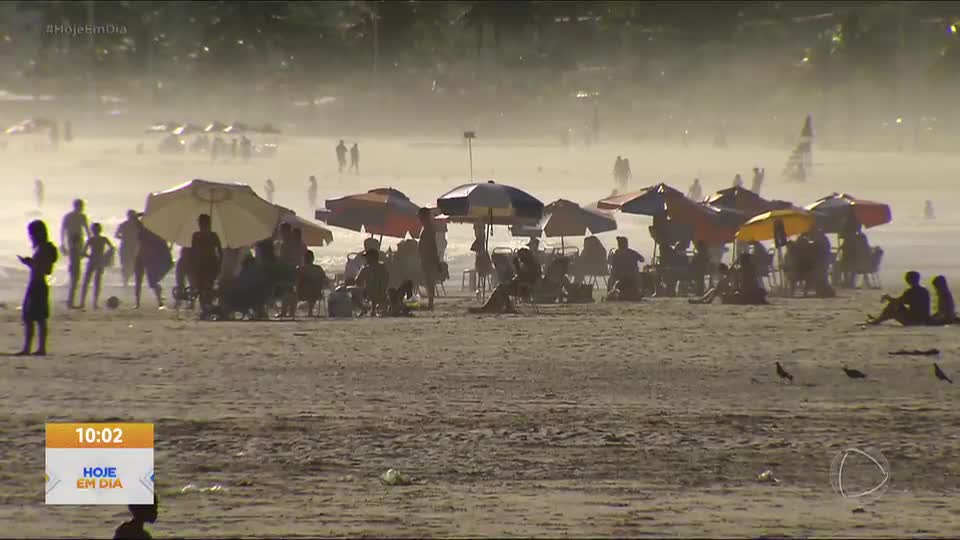 Verão no litoral paulista atrai milhões de turistas e acende alerta para a segurança