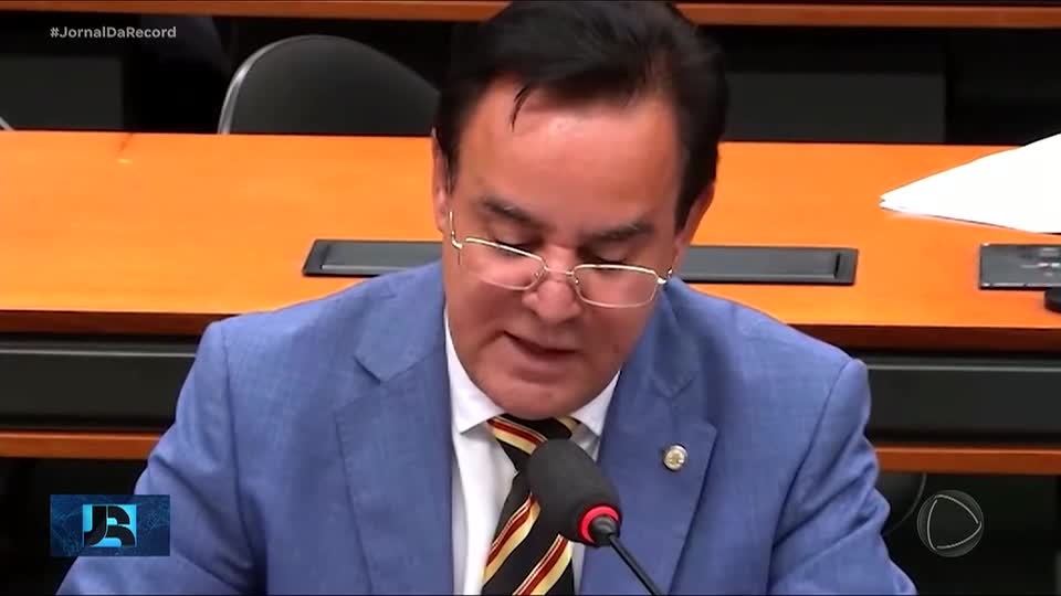 Deputado Adilson Barroso vai assumir mandato após renúncia de Carla Zambelli