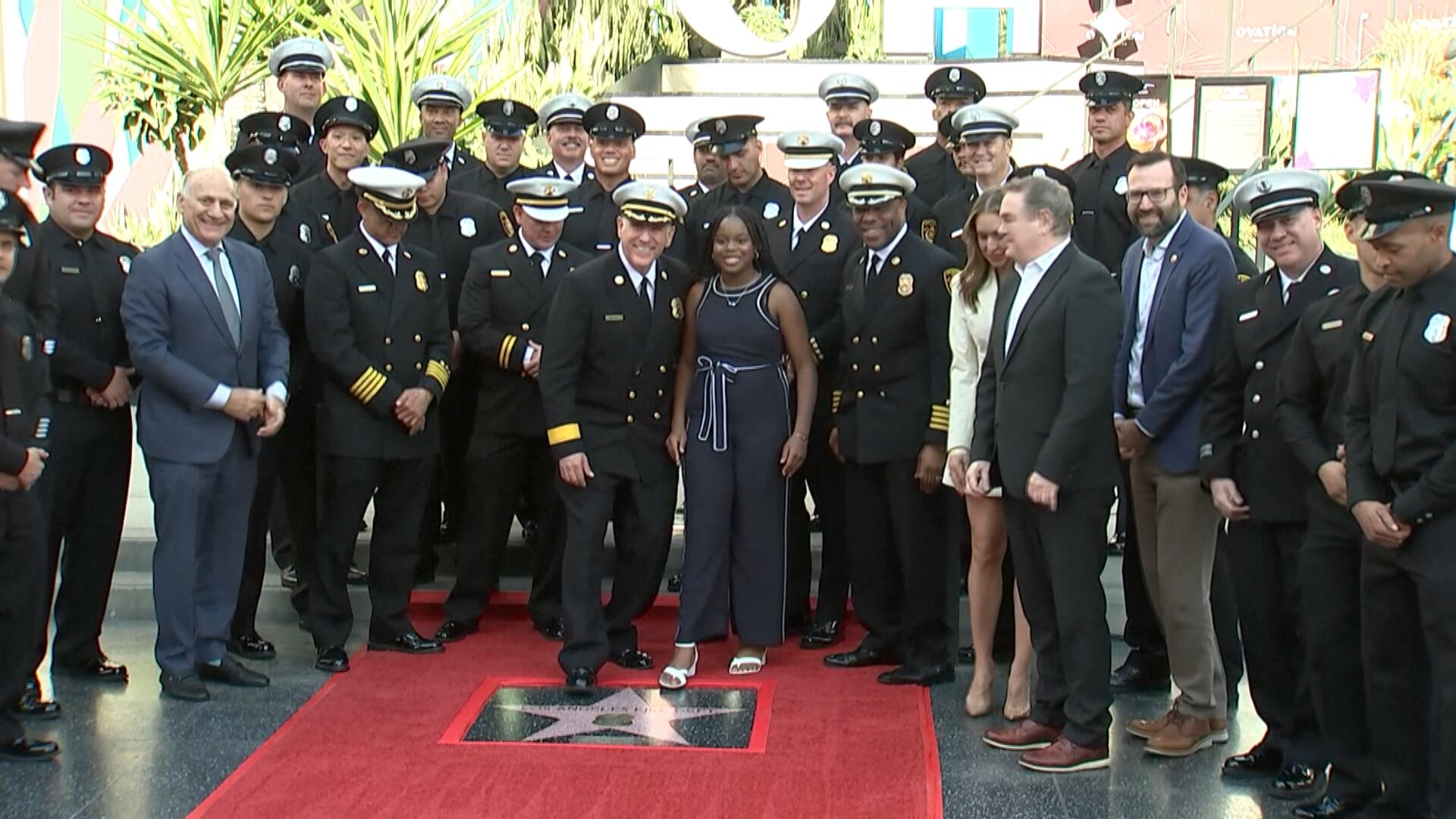 Corpo de Bombeiros ganha estrela na Calçada da Fama