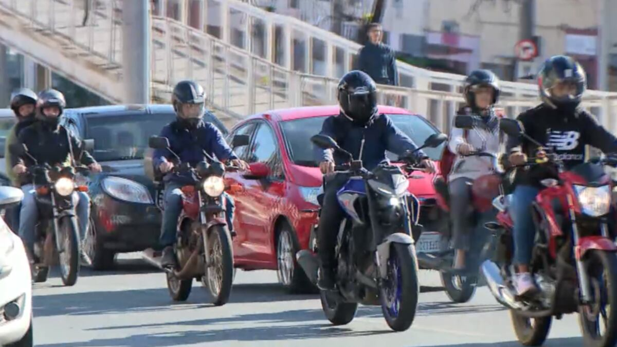 Vereadores aprovam projeto que regulamenta transporte de moto por aplicativo em Belo Horizonte