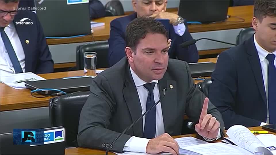 Alexandre de Moraes determina abertura de processo de extradição do deputado Alexandre Ramagem