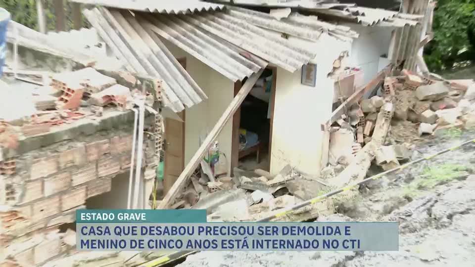 Criança de 5 anos soterrada após desabamento de muro sobre casa em Sabará segue em estado grave
