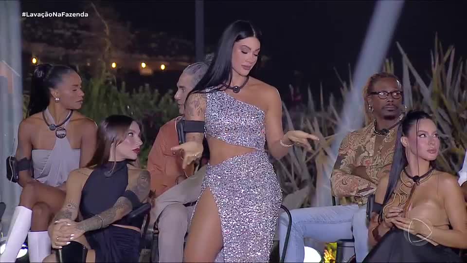 Lavação de Roupa Suja relembra discussão acalorada entre Carol e Rayane | A Fazenda 17