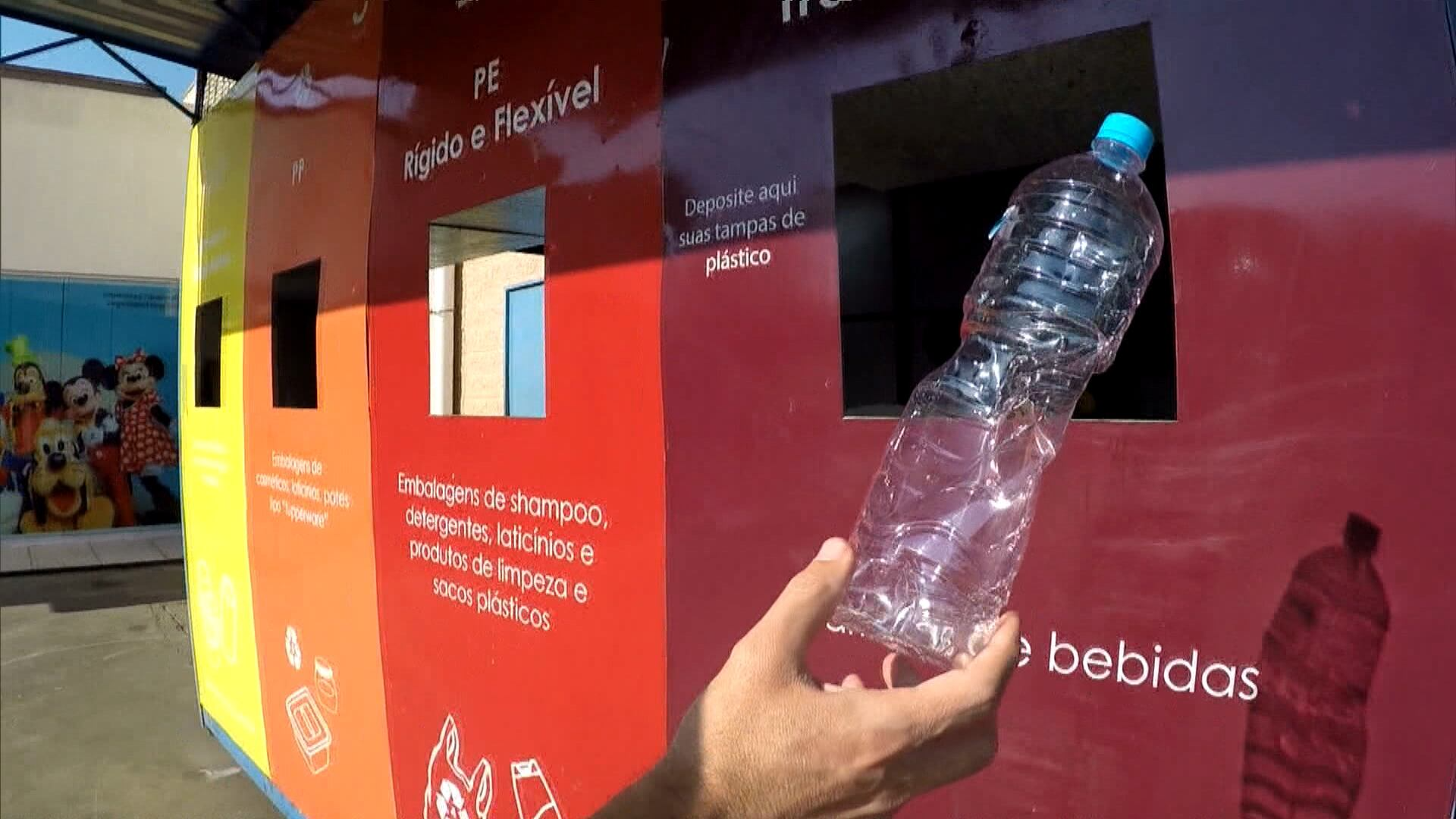 Governo adota regras para reduzir volume de lixo plástico