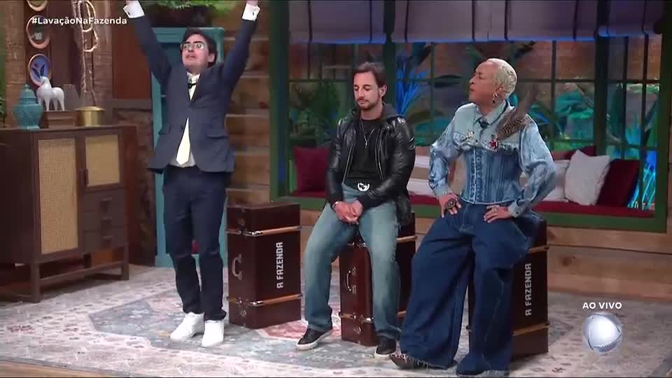 Dudu Camargo e Duda Wendling formam o quarteto de finalistas de A Fazenda 17