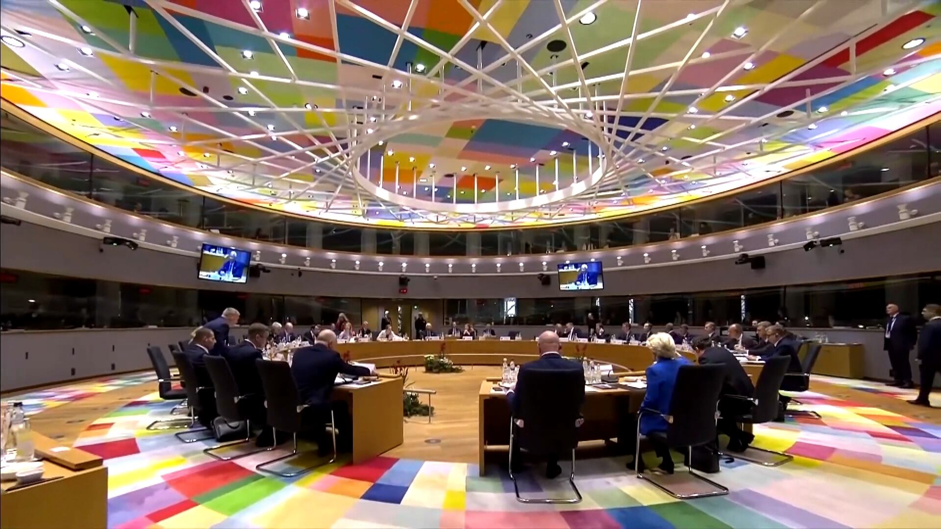 Líderes da União Europeia vão decidir sobre ativos russos