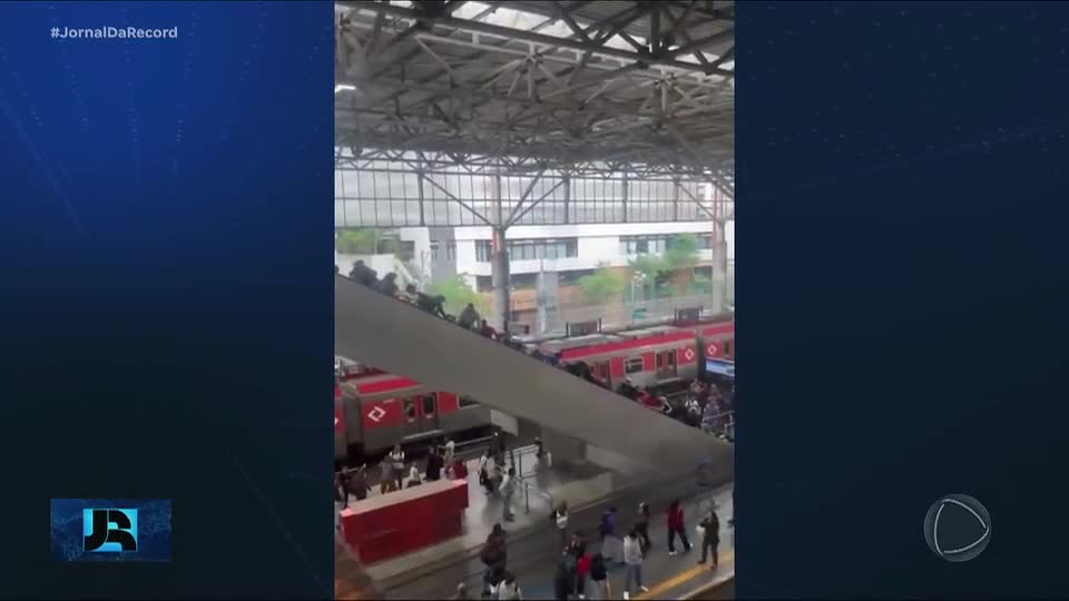 Minuto JR: 13 pessoas ficam feridas após caírem de escada rolante na estação Brás, no centro de SP