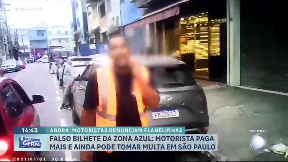 Câmera do Balanço: Flanelinhas vendem bilhetes falsos da Zona Azul no centro de São Paulo