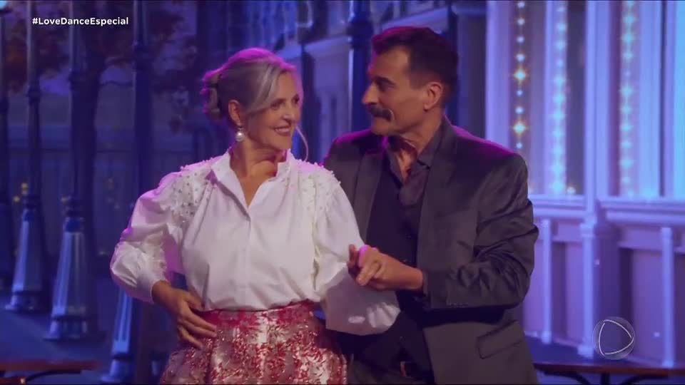 Rosana e Mauricio arrepiam o público com romance parisiense em clima de ‘La Vie En Rose’