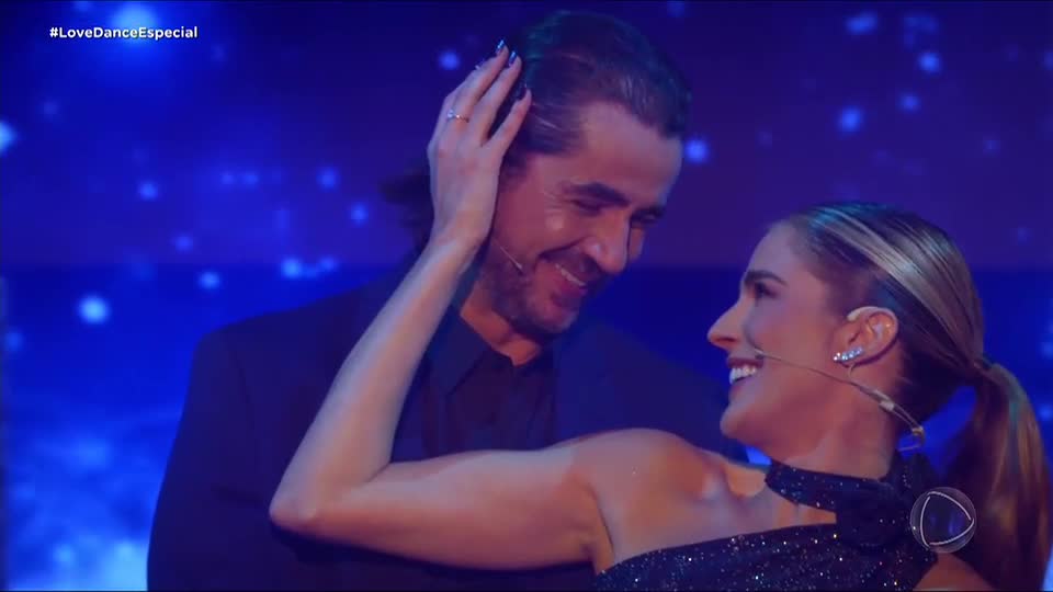 Rafa Brites e Felipe Andreoli dançam juntos pela primeira vez para celebrar 15 anos de amor