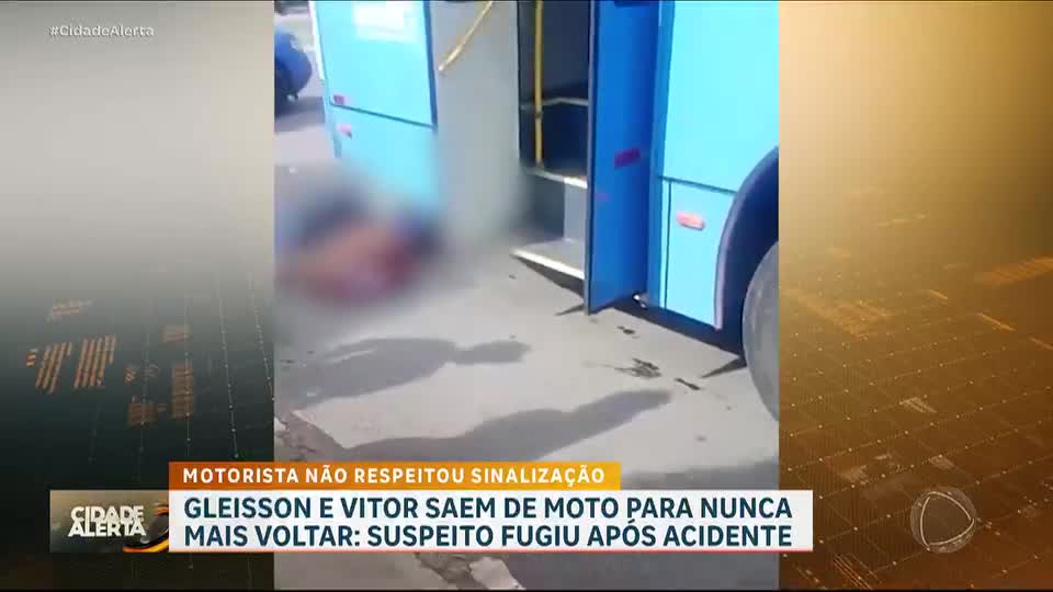 Amigos morrem após ônibus avançar sinal e atingir moto em Aparecida de Goiânia (GO)