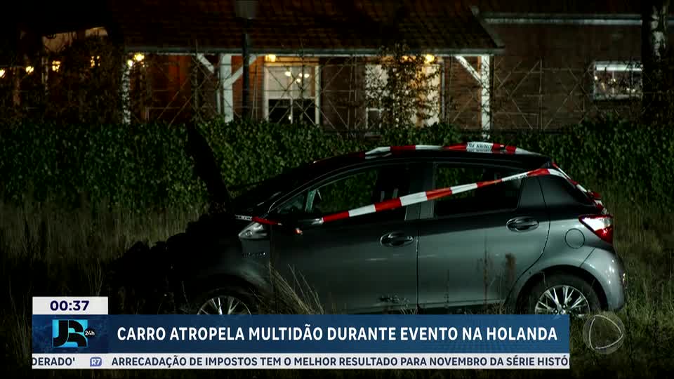 Carro atropela multidão durante evento na Holanda