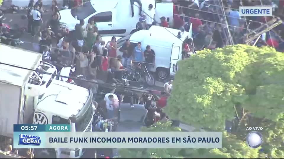 Helicóptero da RECORD flagra baile funk com som alto e aglomeração no Jaraguá, em São Paulo