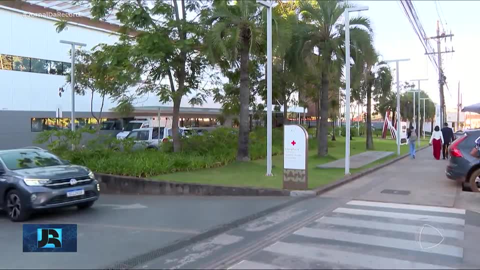 Cirurgia de Bolsonaro deve acontecer nesta quinta (25)