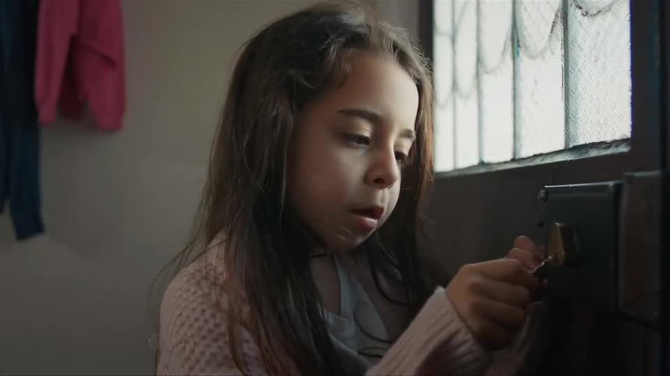 Enquanto Cengiz negocia o resgate do sequestro, Melek vê uma oportunidade de escapar | Mãe