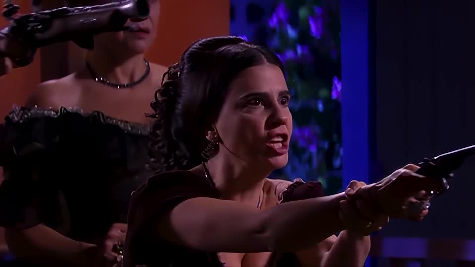 Tomásia ameaça atirar em Raimundo e Martinho | A Escrava Isaura