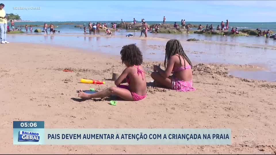Confira os cuidados para proteger crianças na praia durante o verão