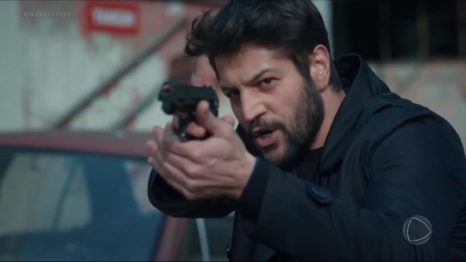 Sinan atira em Cengiz ao tentar recuperar Melek de sequestro | Mãe