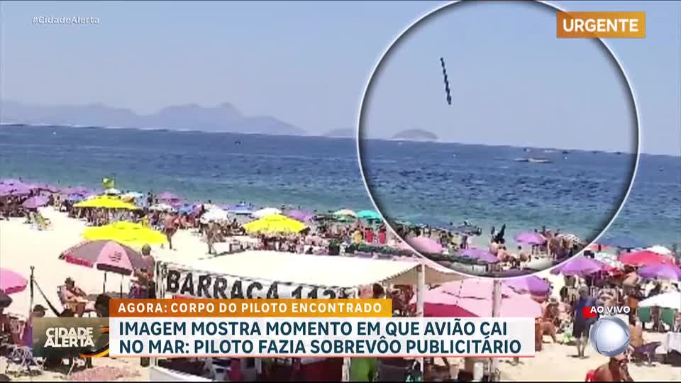 Piloto morre após queda de avião na praia de Copacabana