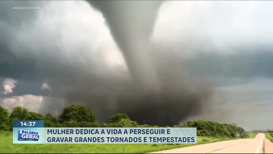 Mulher dedica a vida a perseguir e documentar tornados nos Estados Unidos