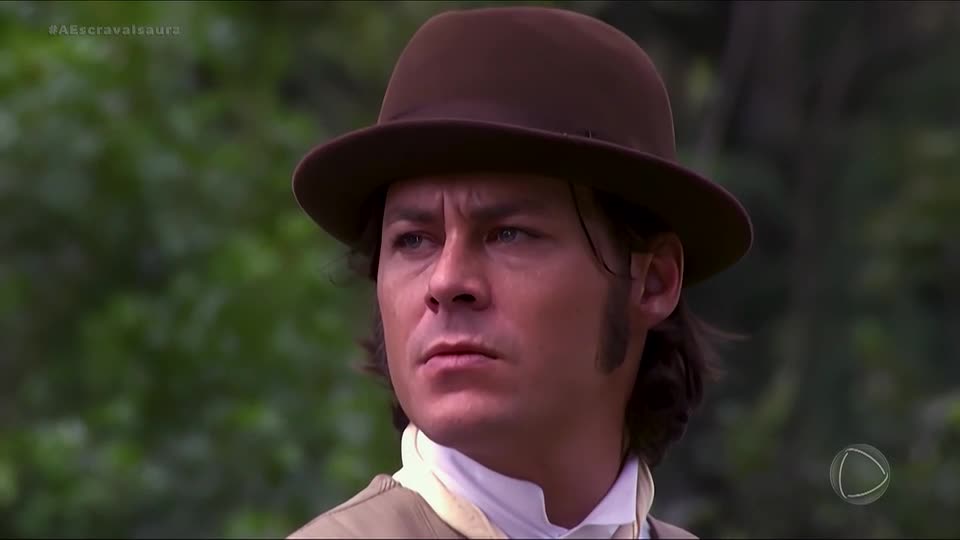 Leôncio vai atrás de Isaura e segue na direção certa | A Escrava Isaura