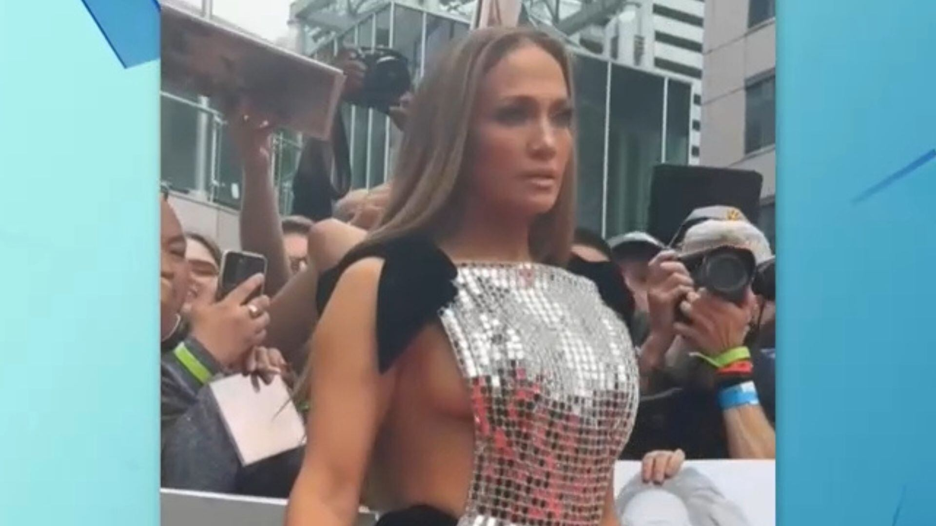 Famosas usam looks marcantes após términos