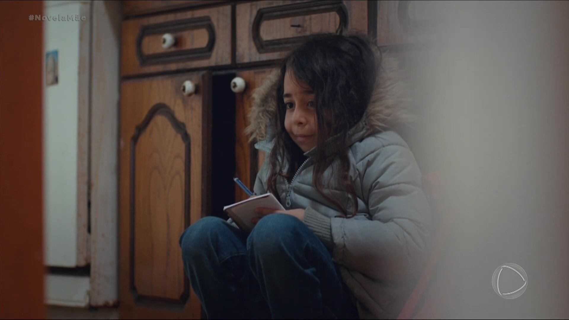 Melek pensa em Zeynep para se distrair da violência de Cengiz | Mãe